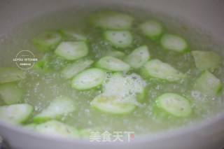 丝瓜鲜菇汤的做法步骤：6