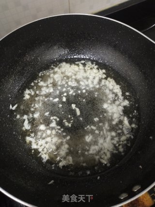 超级简单的家常菜蒜蓉炒番薯叶的做法步骤：2
