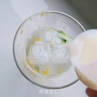 芒果冰茶的做法步骤：4