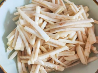 素炒茄子的做法步骤：1