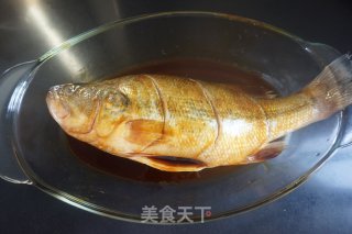 嫩烤鲈鱼的做法步骤：5