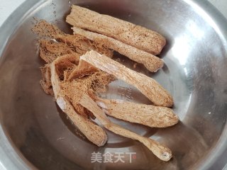 竹荪丝瓜汤的做法步骤：3
