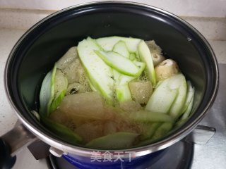 竹荪丝瓜汤的做法步骤：6