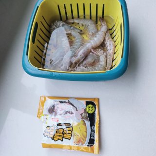 盐焗大虾的做法步骤：1