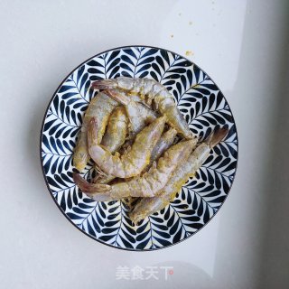 盐焗大虾的做法步骤：4