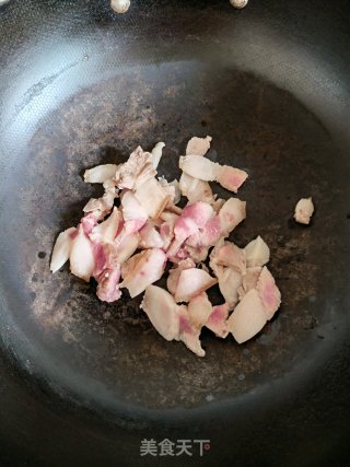 五花肉炒白菜的做法步骤：2
