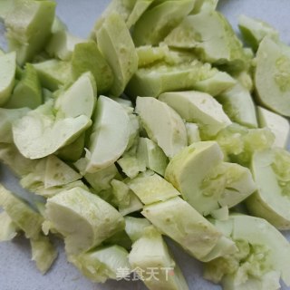 麻汁拍白玉黄瓜的做法步骤：3