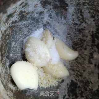 麻汁拍白玉黄瓜的做法步骤：4