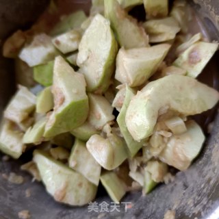 麻汁拍白玉黄瓜的做法步骤：12