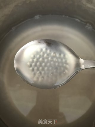 清凉消暑：西米椰汁水果的做法步骤：3