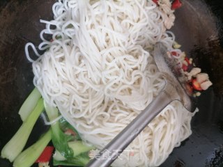 炒米粉的做法步骤：4