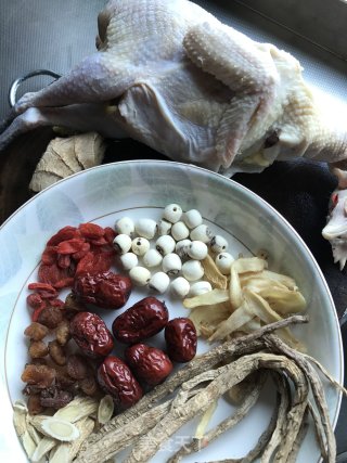 快炖土鸡汤的做法步骤：1