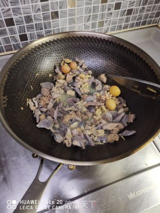 鸡杂炒粉丝的做法步骤：5