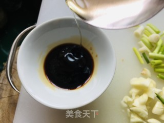 白灼虾的做法步骤：1
