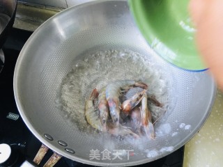 白灼虾的做法步骤：4
