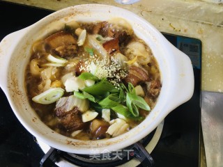砂锅红烧肉炖酸菜的做法步骤：5
