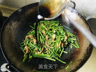 韭菜苔炒肉丝的做法步骤：6