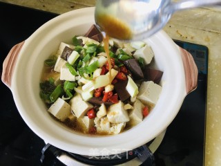 砂锅鸭血炖豆腐的做法步骤：4