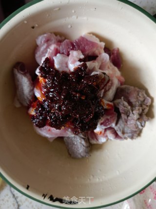 粉蒸肉的做法步骤：3