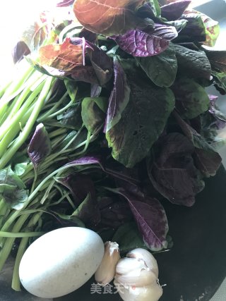 皮蛋煮苋菜的做法步骤：1