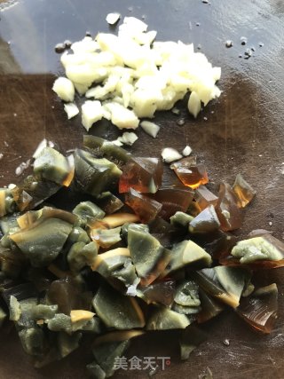 皮蛋煮苋菜的做法步骤：3