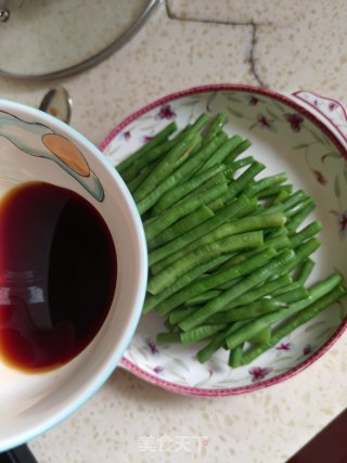 凉拌嫩豇豆的做法步骤：4