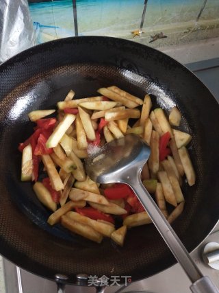 炒茄条的做法步骤：5