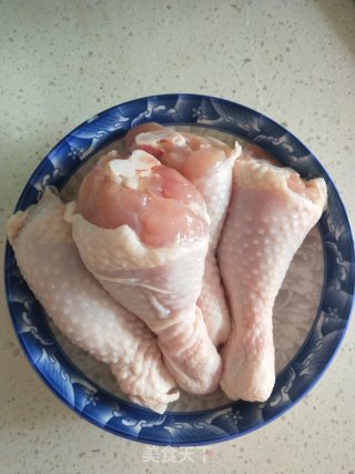 黄焖鸡的做法步骤：1
