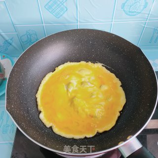 虾干韭苔炒鸡蛋的做法步骤：2