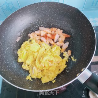 虾干韭苔炒鸡蛋的做法步骤：3