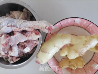 子姜炒鸡的做法步骤：2