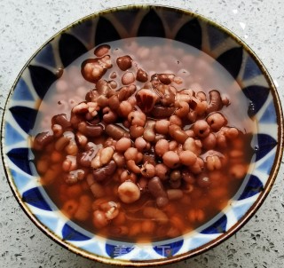 赤小豆薏米芡实粥的做法步骤：8