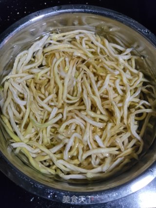爽脆木瓜丝  凉拌木瓜丝的做法步骤：1