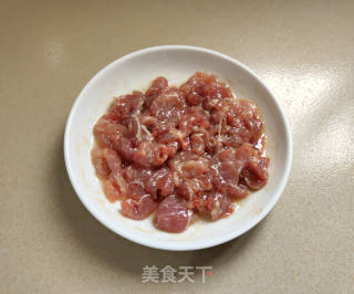 酸菜炒肉片的做法步骤：2