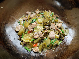 酸菜炒肉片的做法步骤：9
