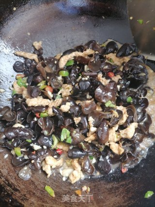 木耳炒肉丝的做法步骤：5