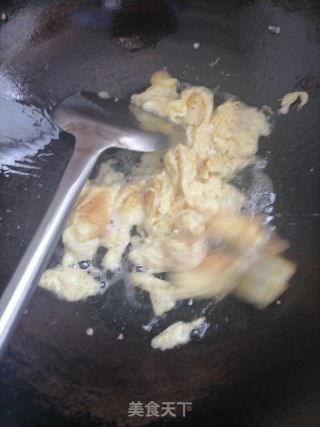 西红柿炒鸡蛋的做法步骤：2