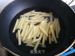 炸薯条的做法步骤：3