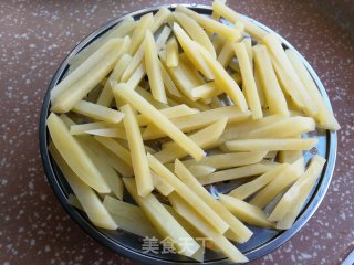 炸薯条的做法步骤：5