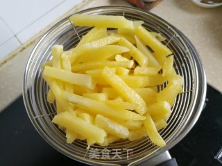 炸薯条的做法步骤：7