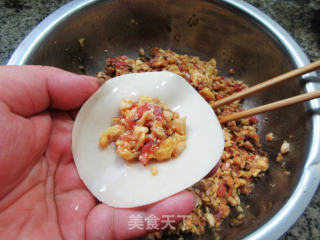 香菇肉末鸡蛋馅锅贴的做法步骤：11
