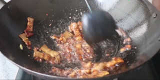 鲜冬菇炒肉的做法步骤：4