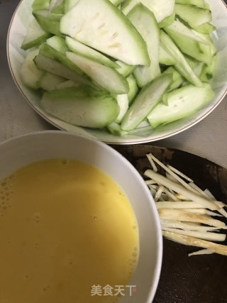 丝瓜炒蛋的做法步骤：2