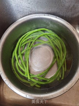 盘花长豆角的做法步骤：4