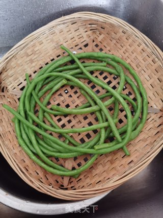 盘花长豆角的做法步骤：5