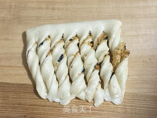 咸香松软的肉松小卷，好看又好吃的小面包！的做法步骤：12