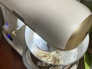 超柔软的乳酸菌奶油吐司，比棉花还柔软哟！的做法步骤：2