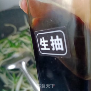 韭菜苔炒茭白的做法步骤：14