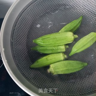 精肉炒秋葵的做法步骤：4