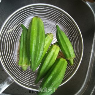 精肉炒秋葵的做法步骤：5
